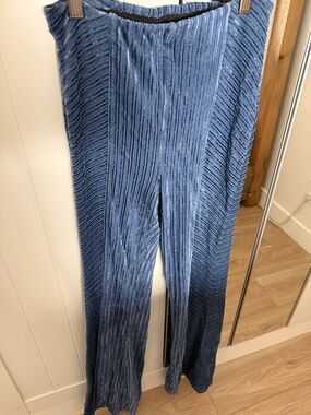 Ribbed Blue Velvet Flare Pants